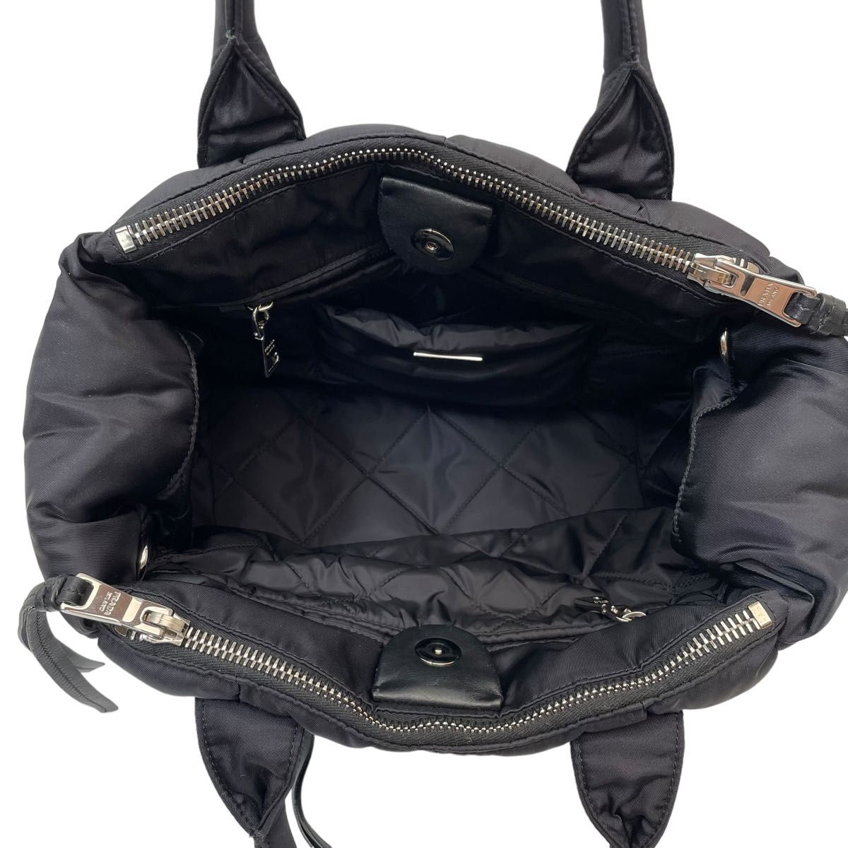 極美品 プラダ テスート レザー ボンバー ハンド ショルダー 極美品 プラダ テスート レザー ボンバー ハンド ショルダー