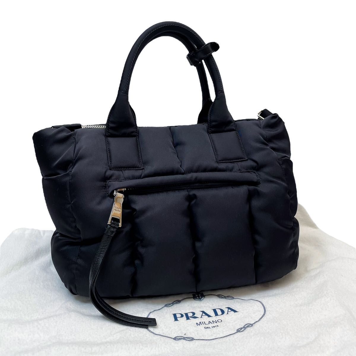 極美品 プラダ テスート レザー ボンバー ハンド ショルダー 極美品 プラダ テスート レザー ボンバー ハンド ショルダー
