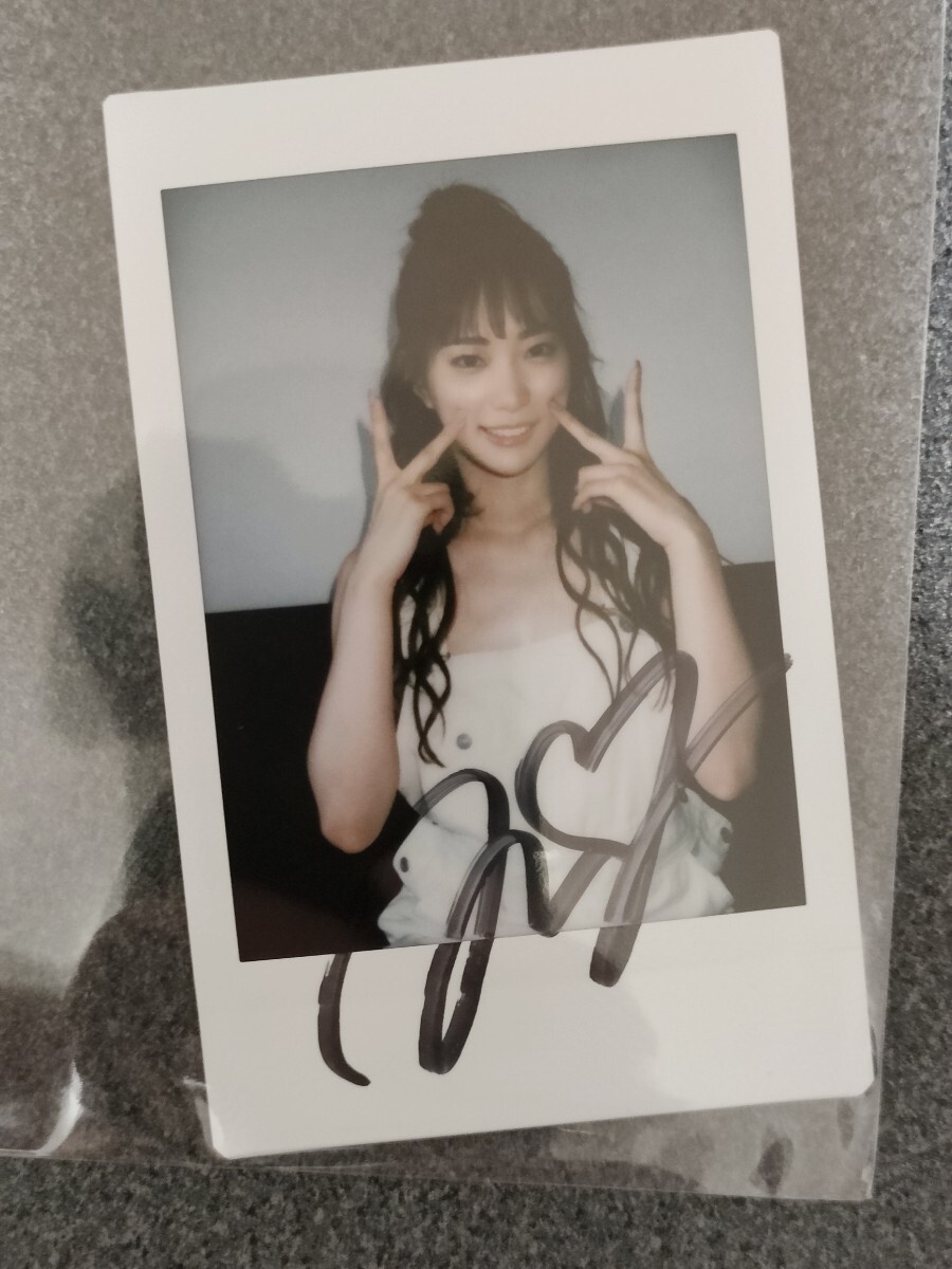 得価，送料無料】 美谷朱里 サイン入りチェキ 直筆サイン