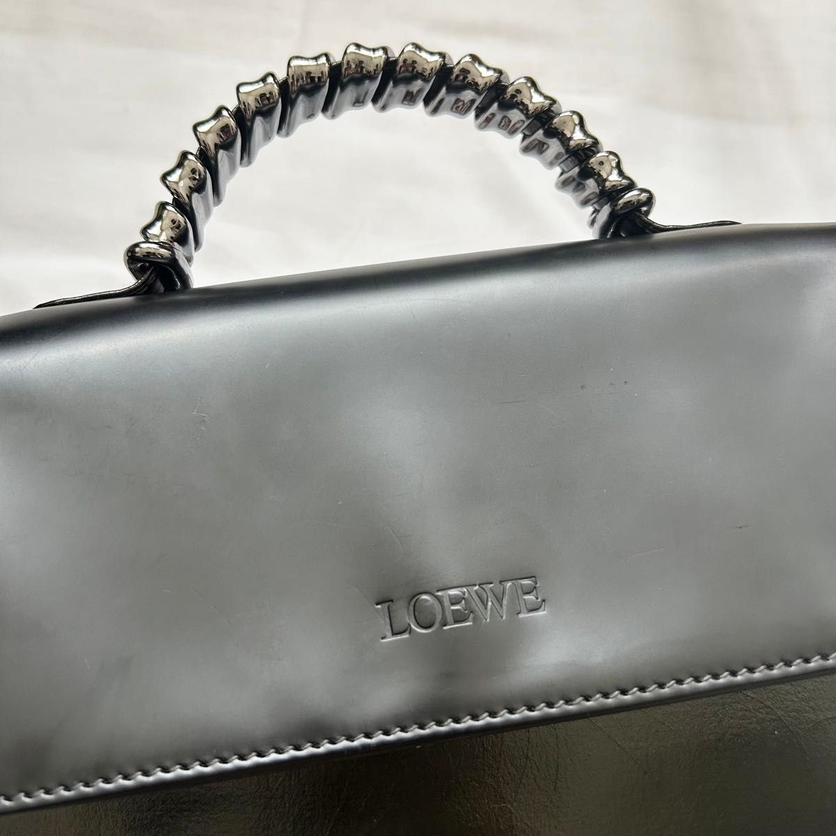 入手困難 LOEWE ショルダーバッグ ハンドバッグ 黒 レザー 入手困難 LOEWE ショルダーバッグ ハンドバッグ 黒 レザー
