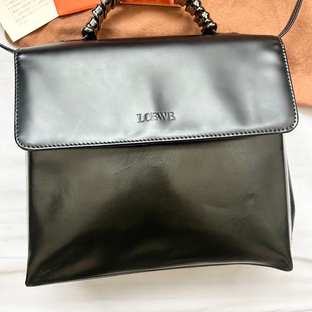 入手困難 LOEWE ショルダーバッグ ハンドバッグ 黒 レザー 入手困難 LOEWE ショルダーバッグ ハンドバッグ 黒 レザー