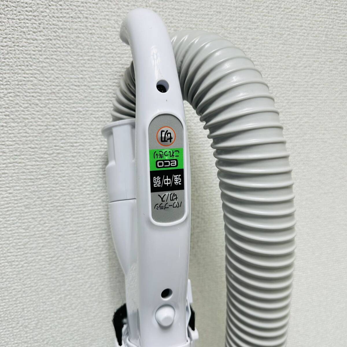 美品】 HITACHI 日立 軽量 掃除機 紙パック式 CV-KP300J N 美品】 HITACHI 日立 軽量 掃除機 紙パック式 CV-KP300J N