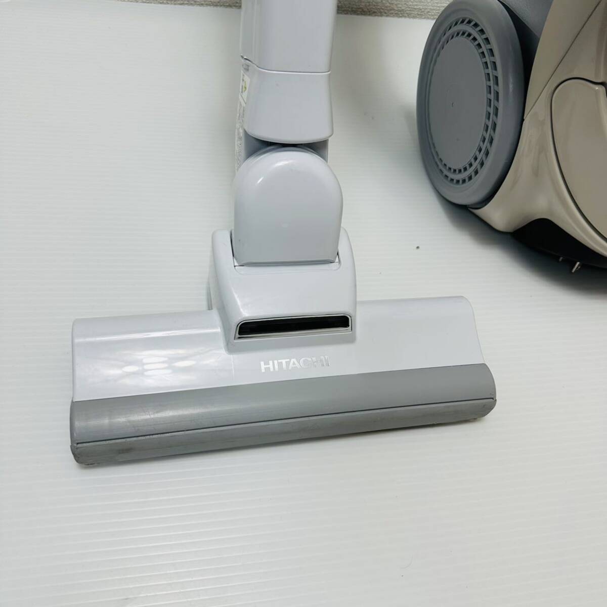 美品】 HITACHI 日立 軽量 掃除機 紙パック式 CV-KP300J N 美品】 HITACHI 日立 軽量 掃除機 紙パック式 CV-KP300J N