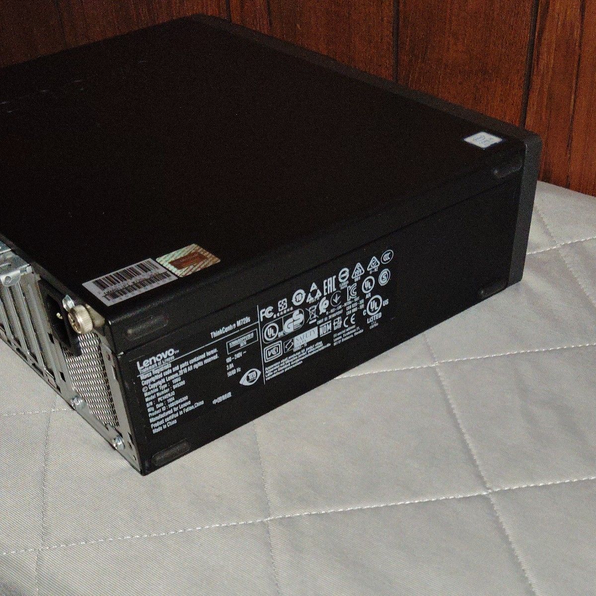Lenovo ThinkCentre M720s Small Core i5-8400 8GB SSD256GB Lenovo ThinkCentre M720s Small Core i5-8400 8GB SSD256GB