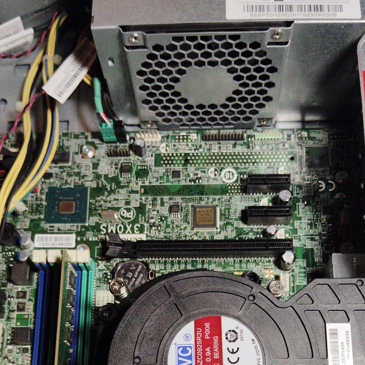 Lenovo ThinkCentre M720s Small Core i5-8400 8GB SSD256GB Lenovo ThinkCentre M720s Small Core i5-8400 8GB SSD256GB