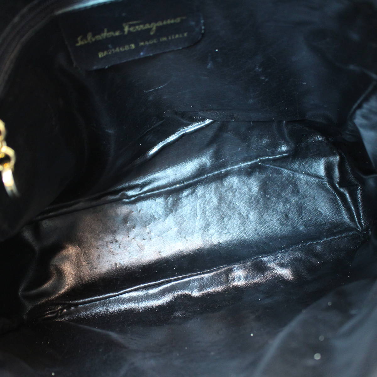 Salvatore Ferragamo VARA LEATHER SHOULDER BAG MADE IN ITALY