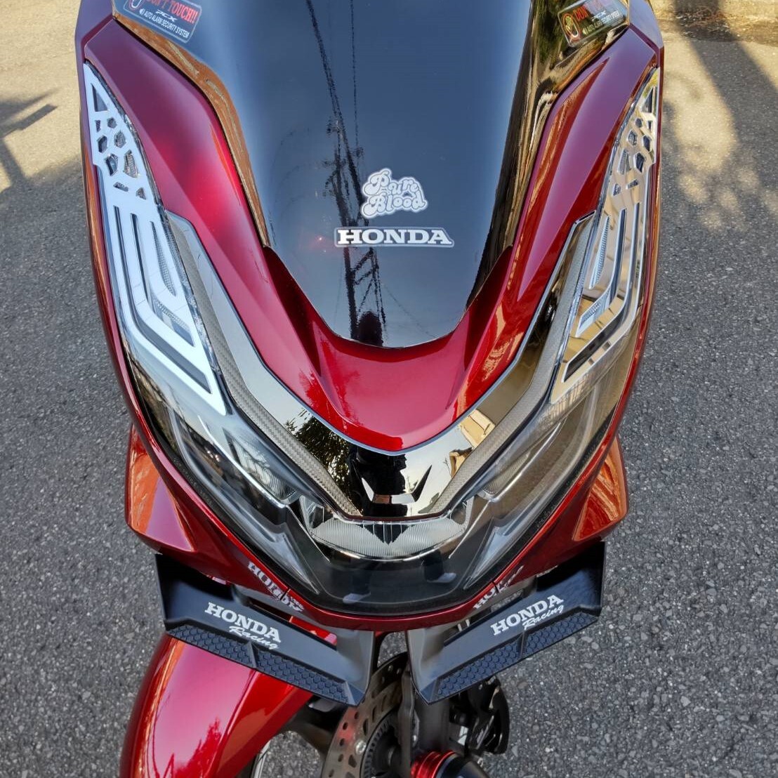 新型PCX(JK05/KF47)ahmガーニッシュヘッドライト売れてます 新型PCX(JK05/KF47)ahmガーニッシュヘッドライト売れてます