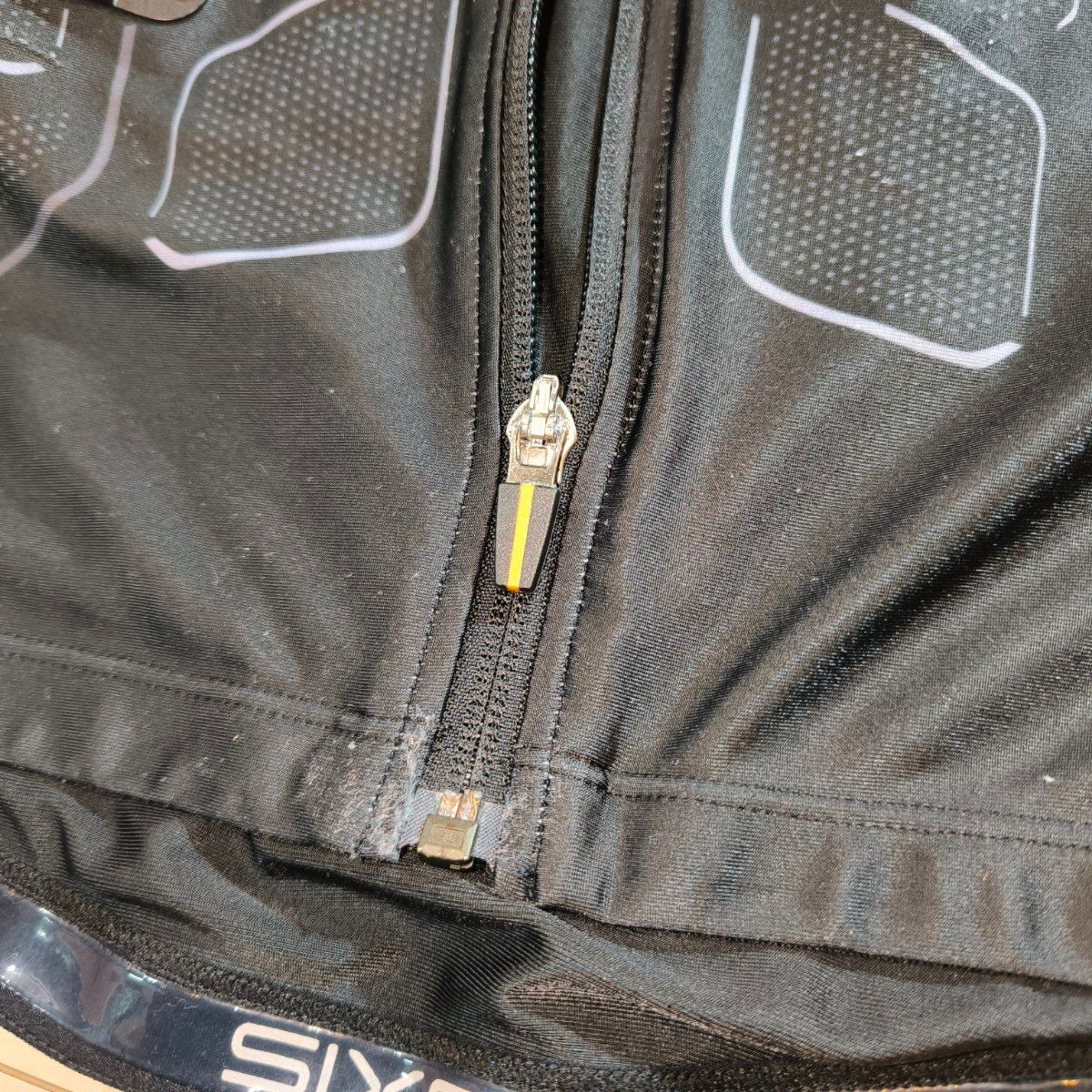 パワースーツ メンズ Mサイズ 上下セット シックスパッド SIXPAD パワースーツ メンズ Mサイズ 上下セット シックスパッド SIXPAD