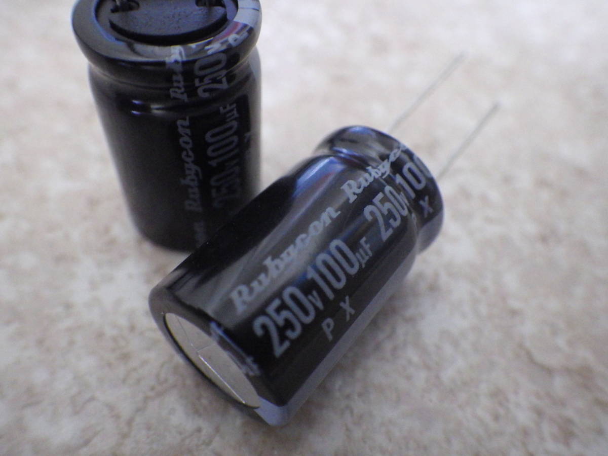 13940円 250V100μFが2798個 Rubycon MADE IN JAPAN 105℃タイプ 13940円 250V100μFが2798個 Rubycon MADE IN JAPAN 105℃タイプ