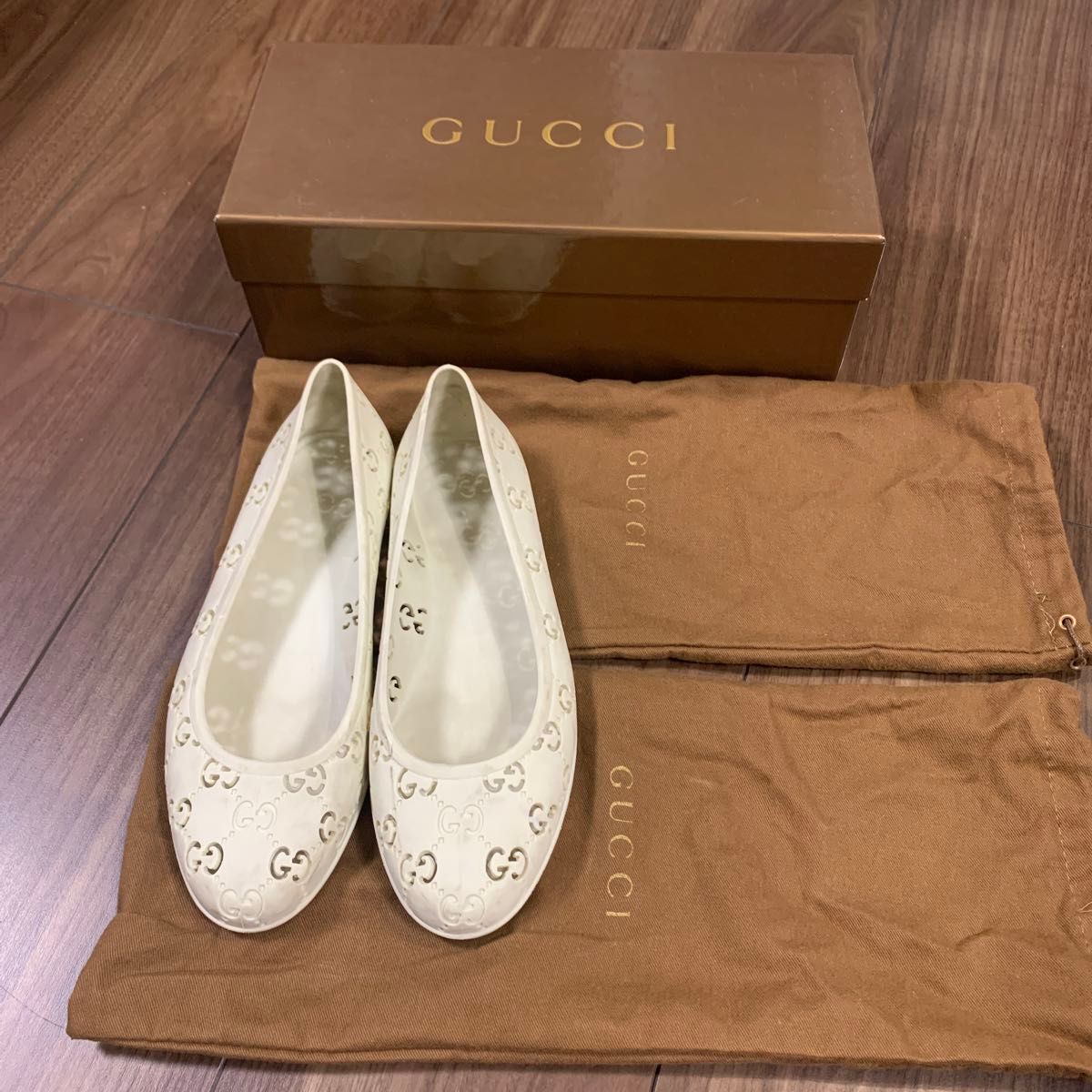 GUCCI ラバーパンプス
