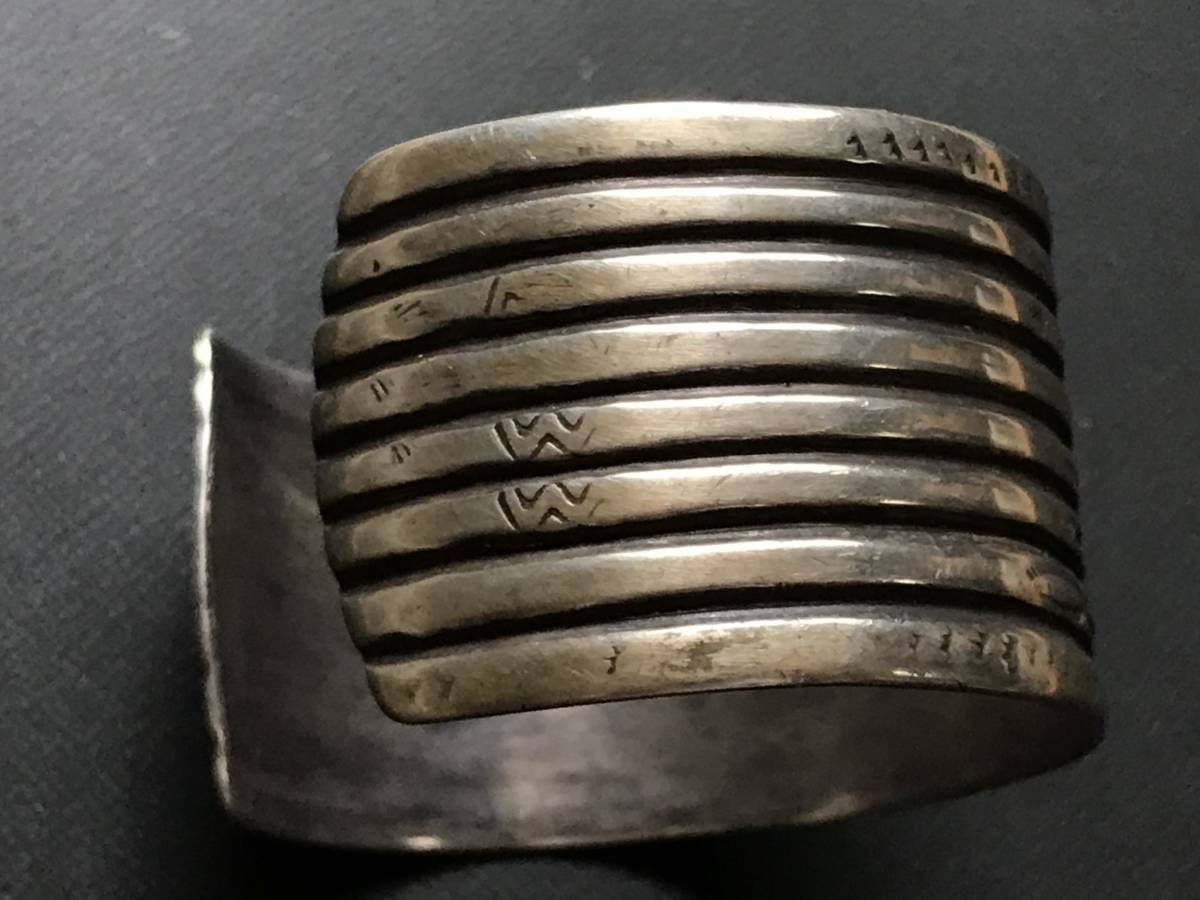 NAVAJO 【OLD PAWN】 1930's super vintage coin silver ingot ワイド・ バングル ヴィンテージ  ナバホ インディアンジュエリー ホピ