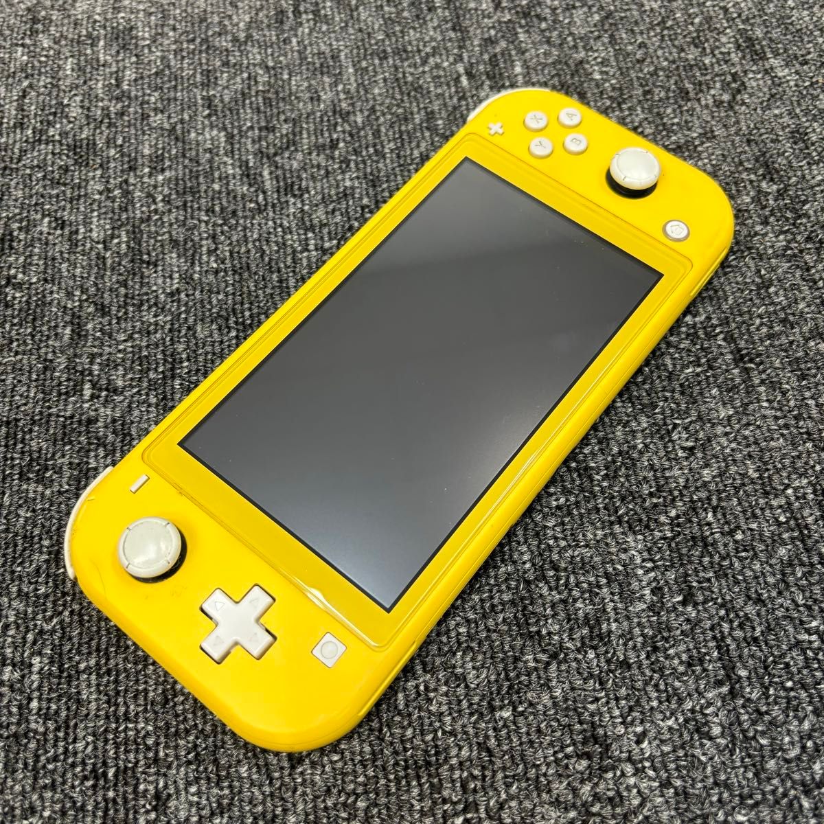 美品】 初期化済 Nintendo Switch Lite イエロー ニンテンドー 美品】 初期化済 Nintendo Switch Lite イエロー ニンテンドー