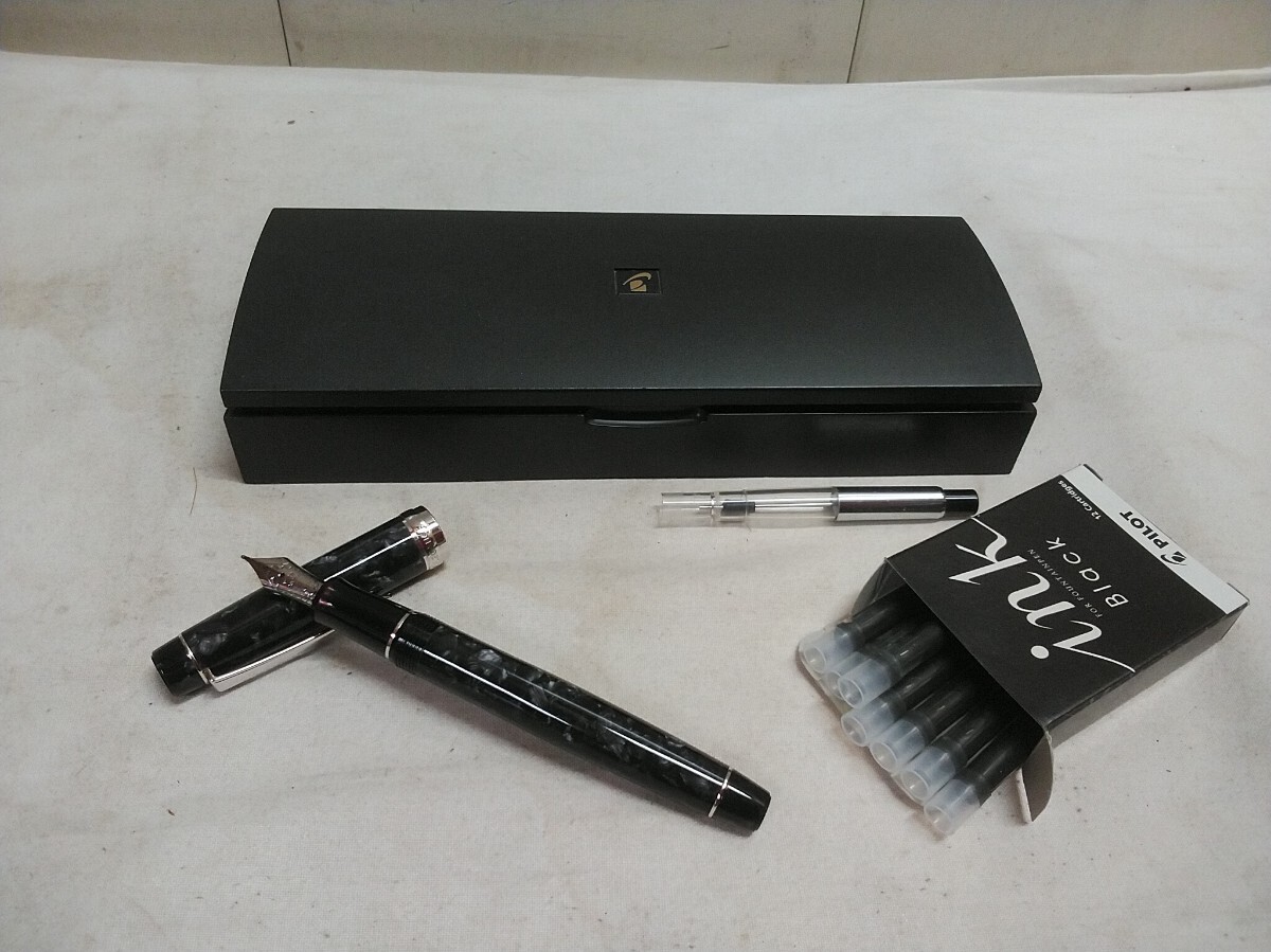 レターパックP／パイロット PILOT 万年筆【 CUSTOM LEGANCE 】長期保管在庫品 ペン先14K 585 ケース付 インクおまけ 使用確認OK