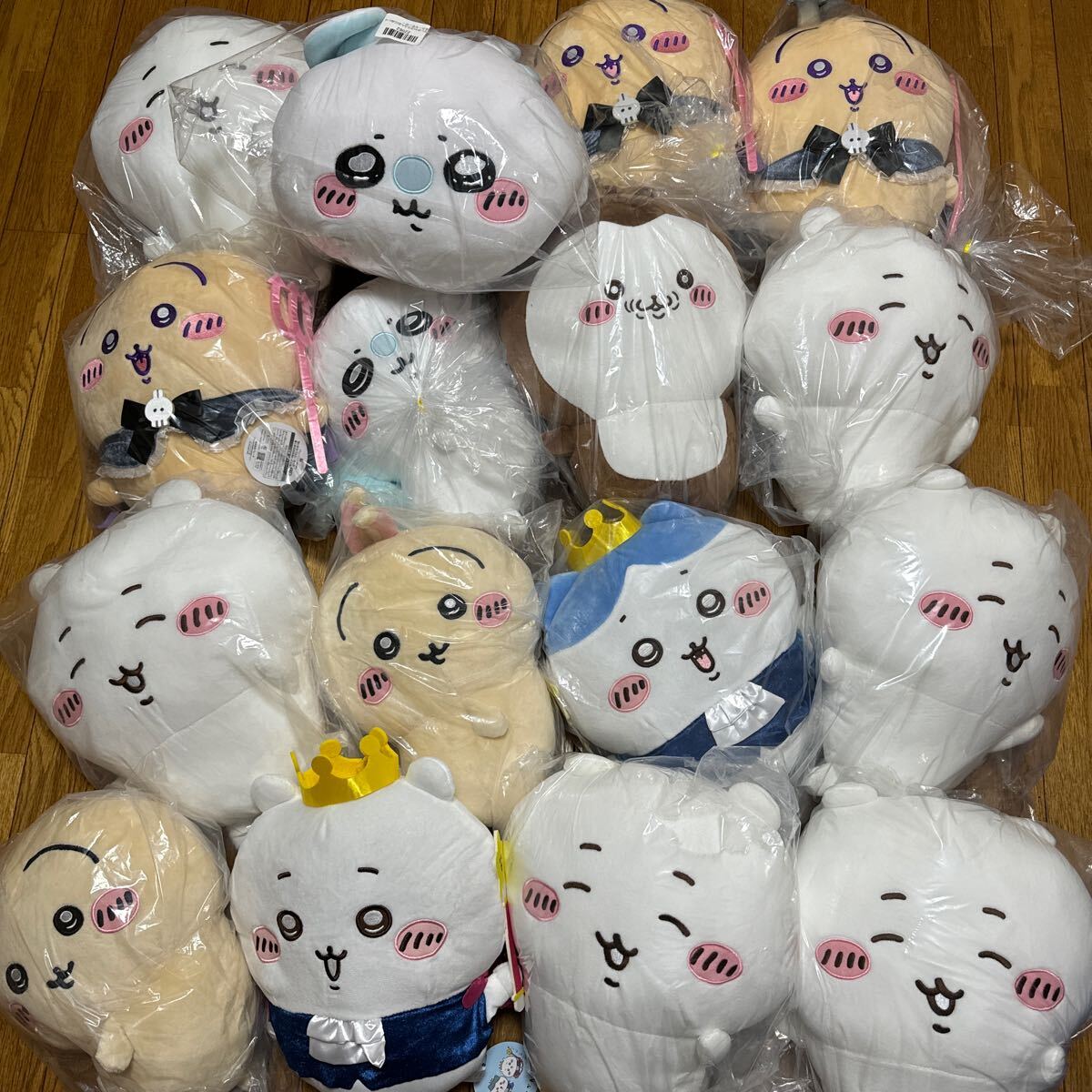 ちいかわ ぬいぐるみ うさぎ ハチワレ おしりふりふり 入れ替わってる だららん 寝そべり モモンガ カブトムシ あくま 大量 まとめ セット