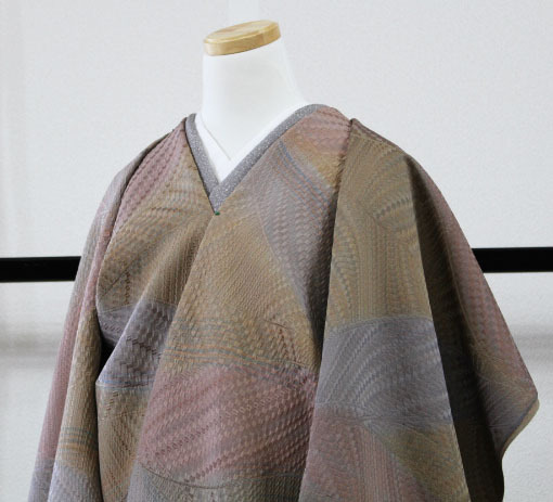 新品　送料込　正絹　峯山謹製　手染め　コート・道中着　落款　反物　裂取り 新品 送料込 正絹 峯山謹製 手染め コート・道中着 落款 反物 裂