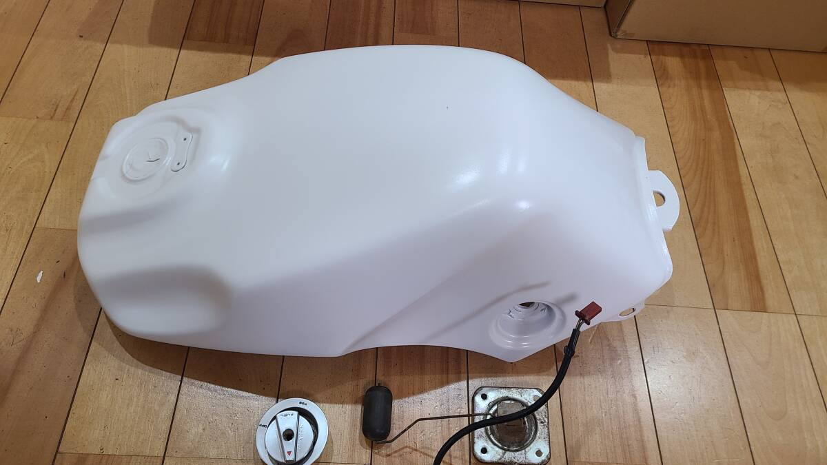 ホンダcbr400fタンクタンク塗装ベース ホンダcbr400fタンクタンク塗装ベース
