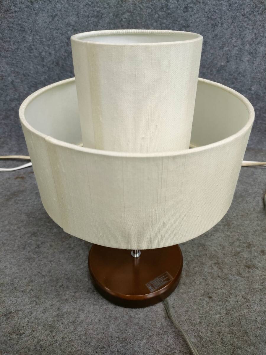 DAIKO テーブルスタンド(白熱灯25W) DST-53833 電気スタンドライト 2013年製