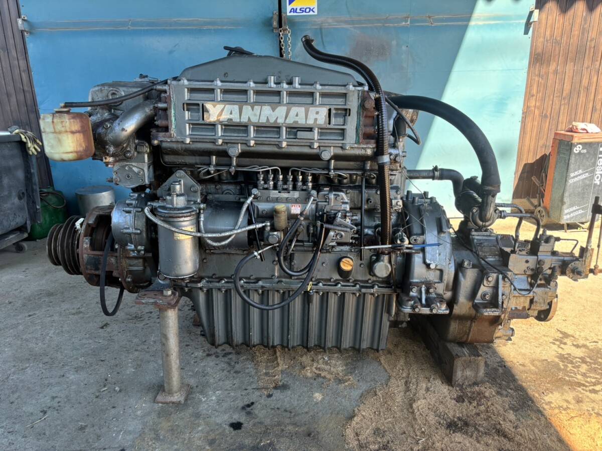 ヤンマー 船内機 6CHK-DT 190馬力 実働エンジン 減速比:2.53 ヤンマー 船内機 6CHK-DT 190馬力 実働エンジン 減速比:2.53