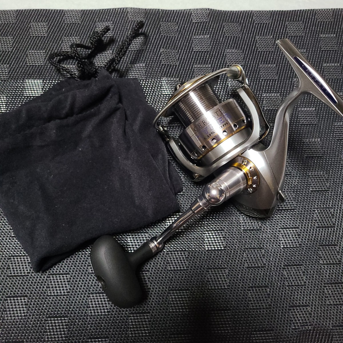 未使用 ダイワ セルテート ハイパーカスタム4000 スピニングリール 未使用 ダイワ セルテート ハイパーカスタム4000 スピニングリール