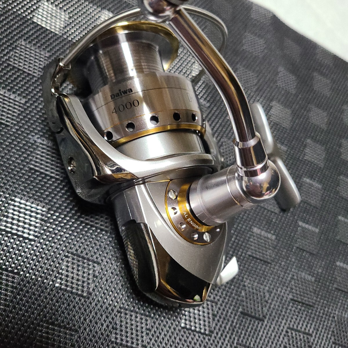 未使用 ダイワ セルテート ハイパーカスタム4000 スピニングリール 未使用 ダイワ セルテート ハイパーカスタム4000 スピニングリール