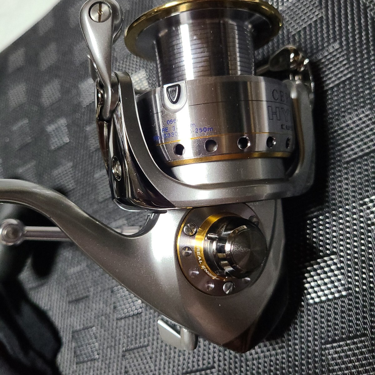 未使用 ダイワ セルテート ハイパーカスタム4000 スピニングリール 未使用 ダイワ セルテート ハイパーカスタム4000 スピニングリール