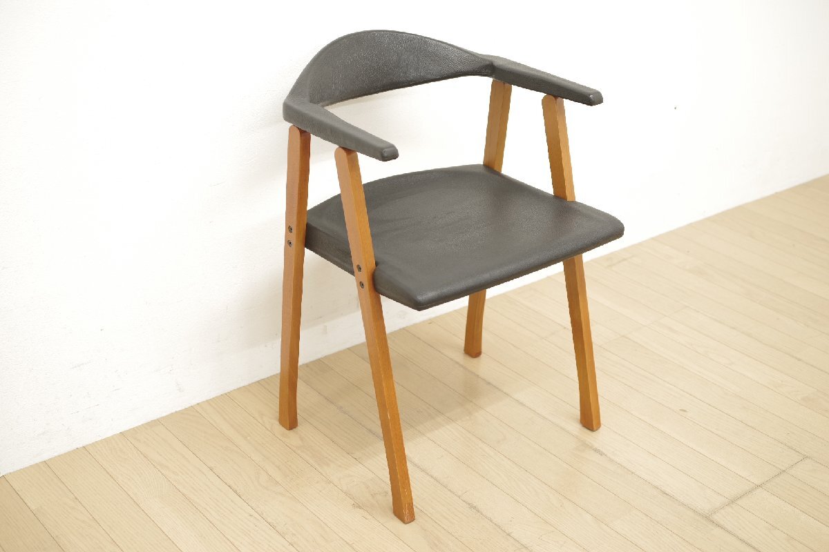 展示品 カッシーナ取扱 strassle collection ストラスルコレクション レオナルド ダイニング アームチェア ブラック スイス 椅子 書斎