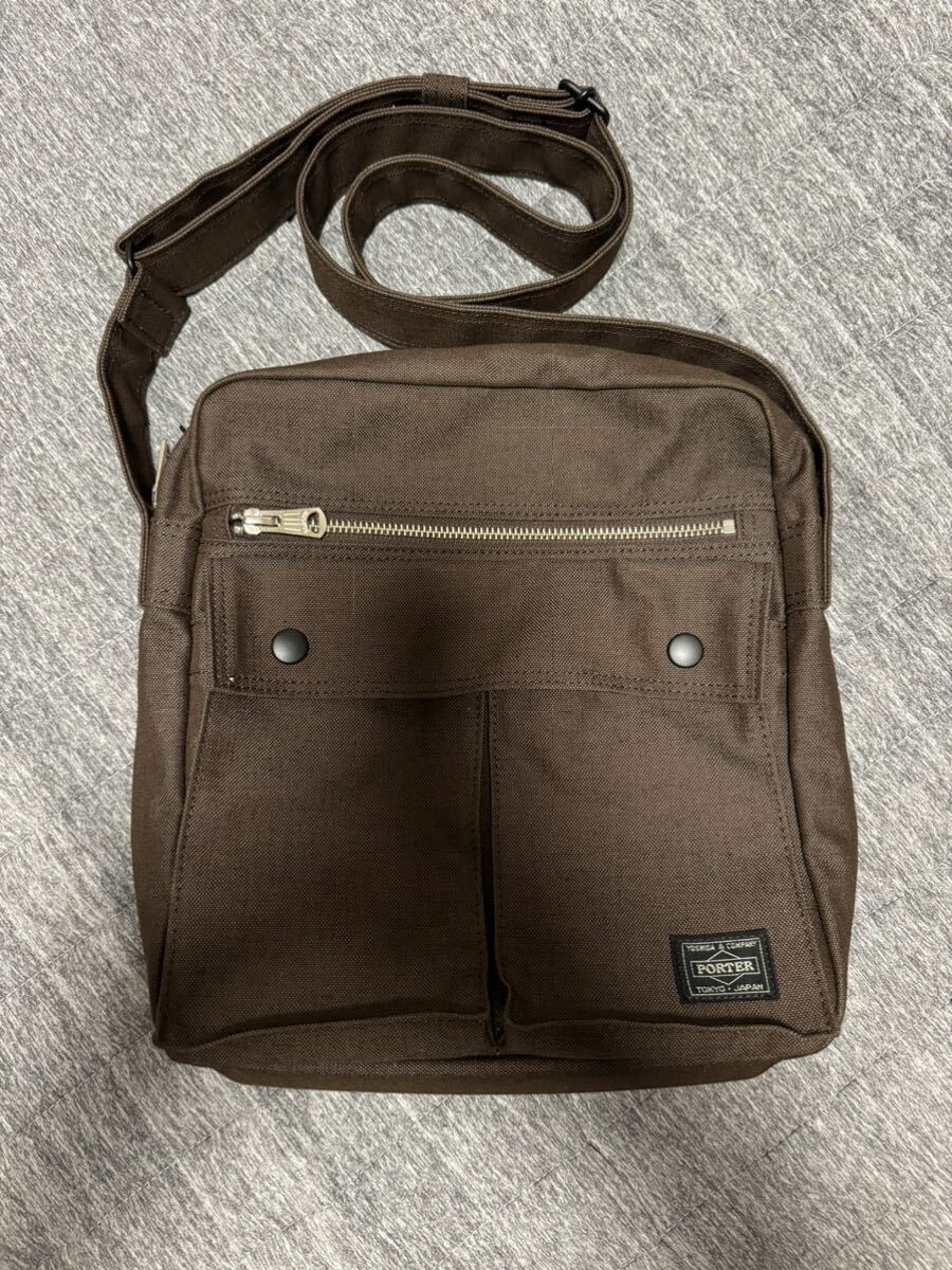 2回使用の超美品　ポーターショルダーバック　すもーきーSMOKY