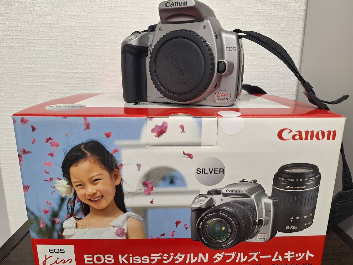 キャノン【Canon】EOS KISS DIGITAL N ダブルズームキット　可動品　美品　中古品♪