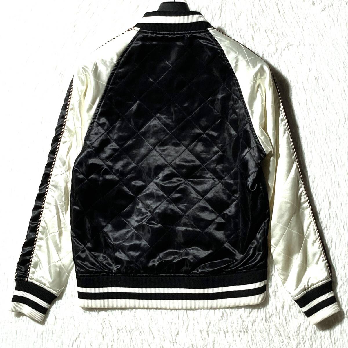 Bibian 比比昂 - LUKER BY NEIGHBORHOOD☆SOUVENIR/E-JKT Bibian 比比昂 - LUKER BY NEIGHBORHOOD☆SOUVENIR/E-JKT