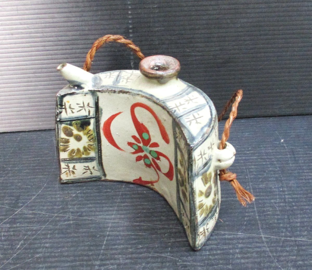 ★98151 泡瓶 沖縄 やちむん 壺屋焼 昭和レトロ 幅15×奧行9×高さ11㎝ 中古★