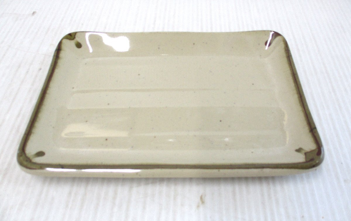 * 89230melamin длина угол тарелка D82 10 листов входит с ящиком ширина 20.7 × глубина 14.5 × высота 1.7. не использовался *