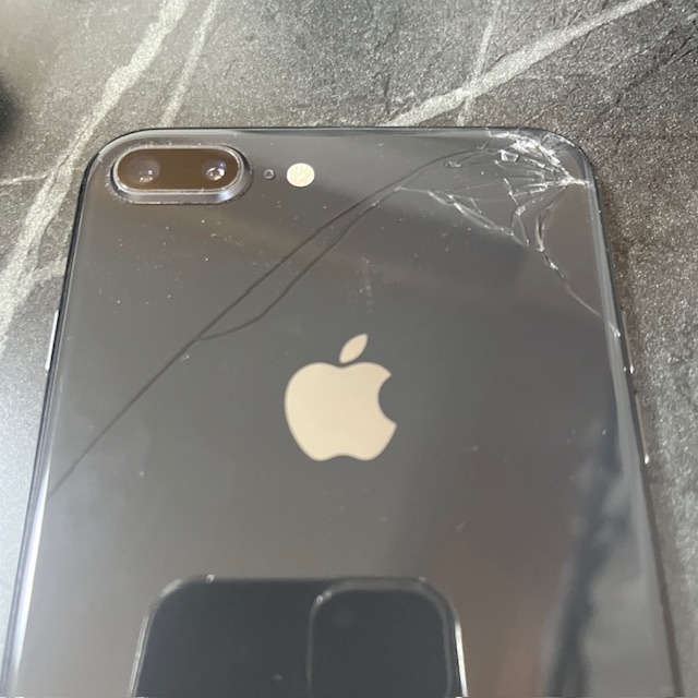 Apple iPhone 8 Plus スペースブラックジャンク品