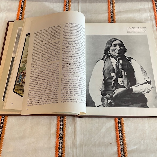 大型洋書 70s The Book 70年代カルチャーの本(フランス語) - メルカリ - 洋書 大型洋書 70s The Book 70年代カルチャーの本(フランス語) - メルカリ - 洋書
