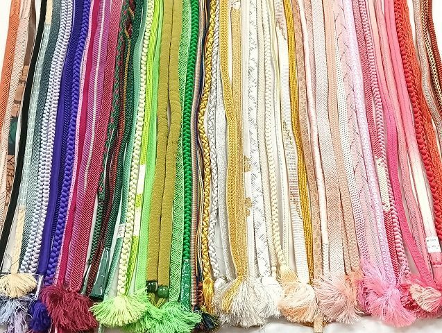 平和屋-こころ店■和装小物　帯締めまとめて50本　礼装　丸ぐけ　平組　撚房　ビーズ　レザー　三分紐　未使用あり　逸品　AAAI6706Bbo