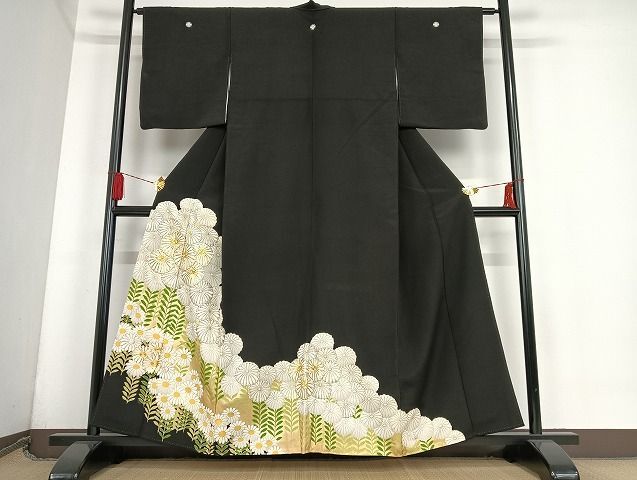 平和屋-こころ店■豪華黒留袖　駒刺繍　草花文　金彩　正絹　逸品　AAAK6984Bzg