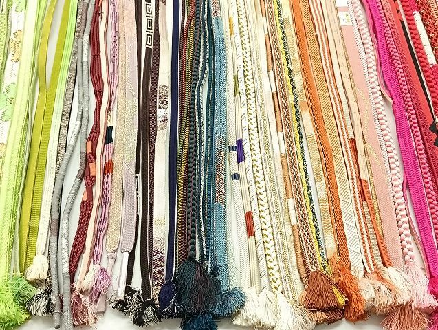 平和屋-こころ店■和装小物　帯締めまとめて50本　礼装　平組　丸ぐけ　撚房　長尺　レザー　金銀糸　未使用あり　逸品　AAAI6692Bbo