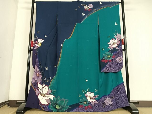 平和屋-こころ店■森英恵・HANAE MORI　振袖　花蝶文　金彩　正絹　逸品　AAAJ5715Bzg