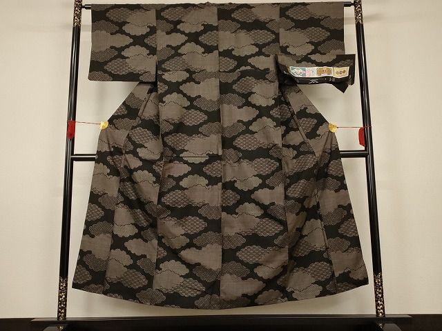 平和屋-こころ店■本場大島紬　7マルキ　泥染　雲重ね文　証紙付き　正絹　逸品　AAAK1334Agk