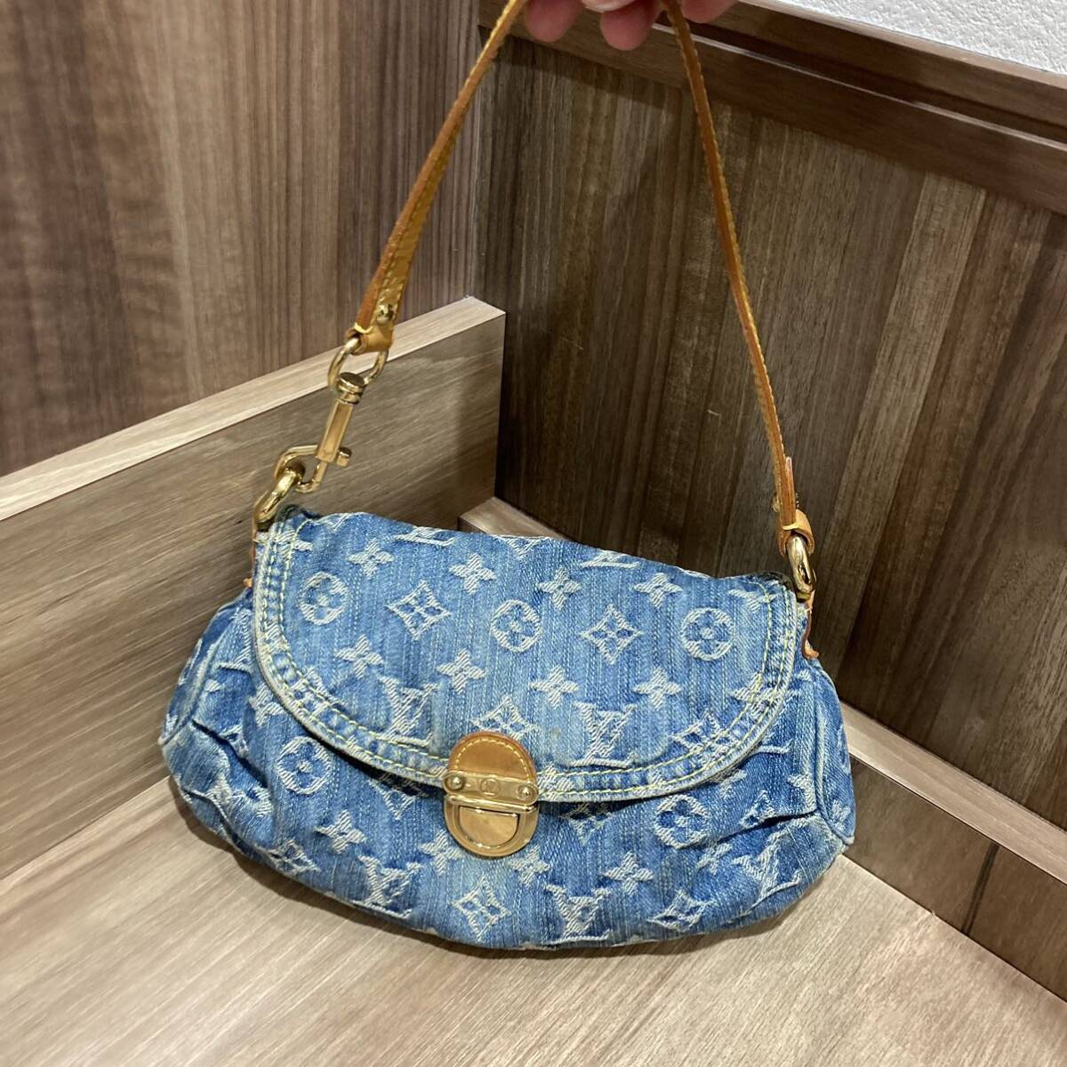 LOUIS VUITTON ルイヴィトン モノグラムデニム ショルダーバッグ LOUIS VUITTON ルイヴィトン モノグラムデニム ショルダーバッグ