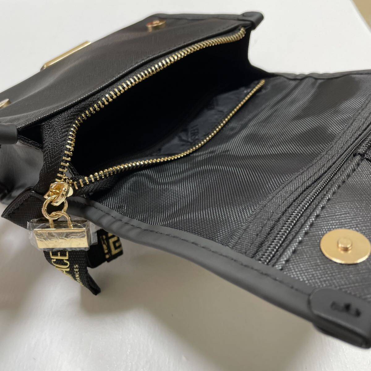 新品 ヴェルサーチ ポーチ 非売品 ノベルティ コスメ 女|Yahoo 新品 ヴェルサーチ ポーチ 非売品 ノベルティ コスメ 女|Yahoo