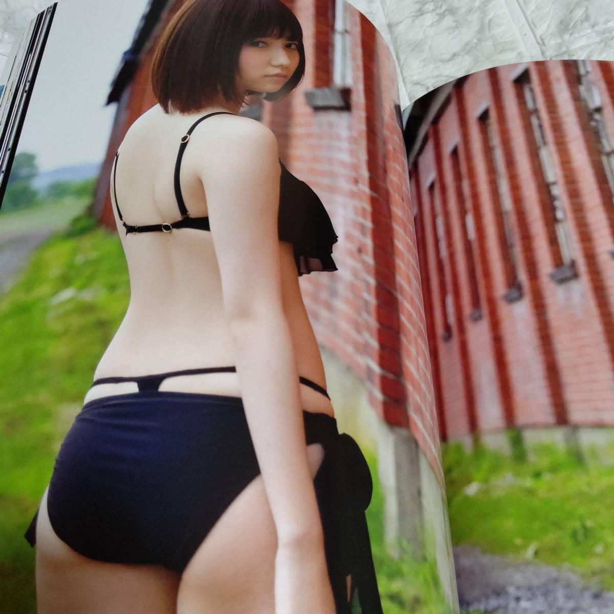 【A2リバーシブルポスター付き】初版 帯付き 島崎遙香ファースト寫真集 ぱるる、困る。AKB48 アイドル 水著 ビキニ