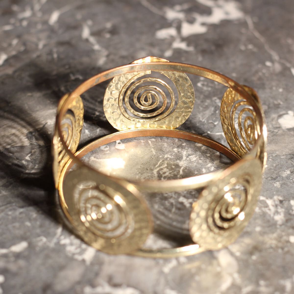 USA VINTAGE METALWORK DESIGN BANGLE/アメリカ古着メタルワークデザインバングル_画像5