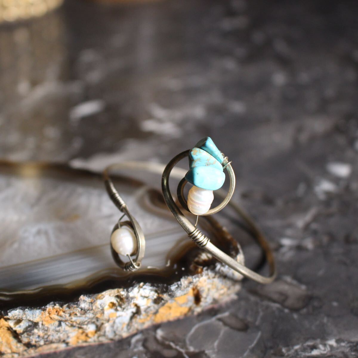 USA VINTAGE STONE METALWORK DESIGN BANGLE/アメリカ古着ストーンメタルワークデザインバングル_画像2