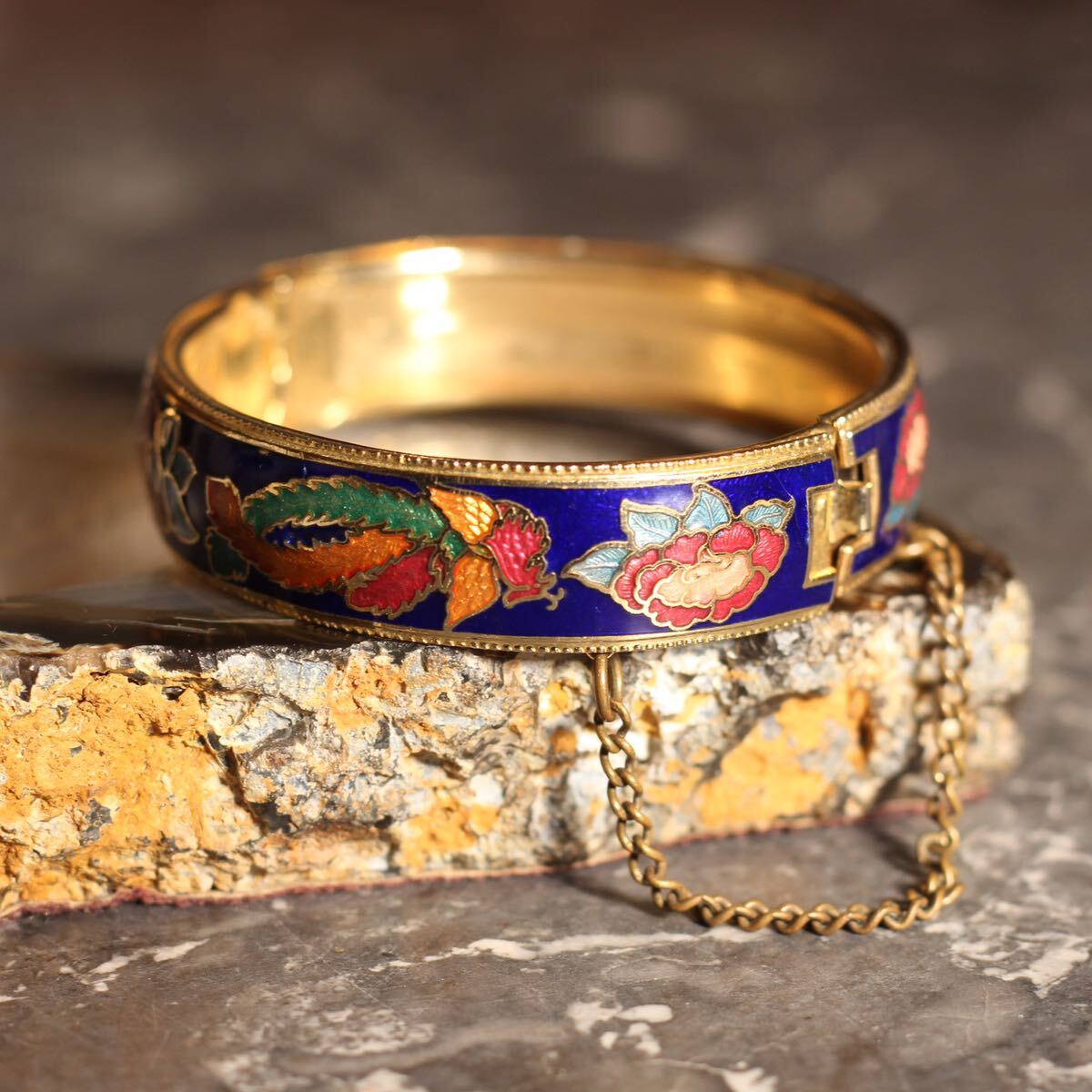 USA VINTAGE FLOWER&BUTTERFLY DESIGN CLOISONNE WARE BANGLEアメリカ古着お花と蝶々デザイン七宝焼きバングル 