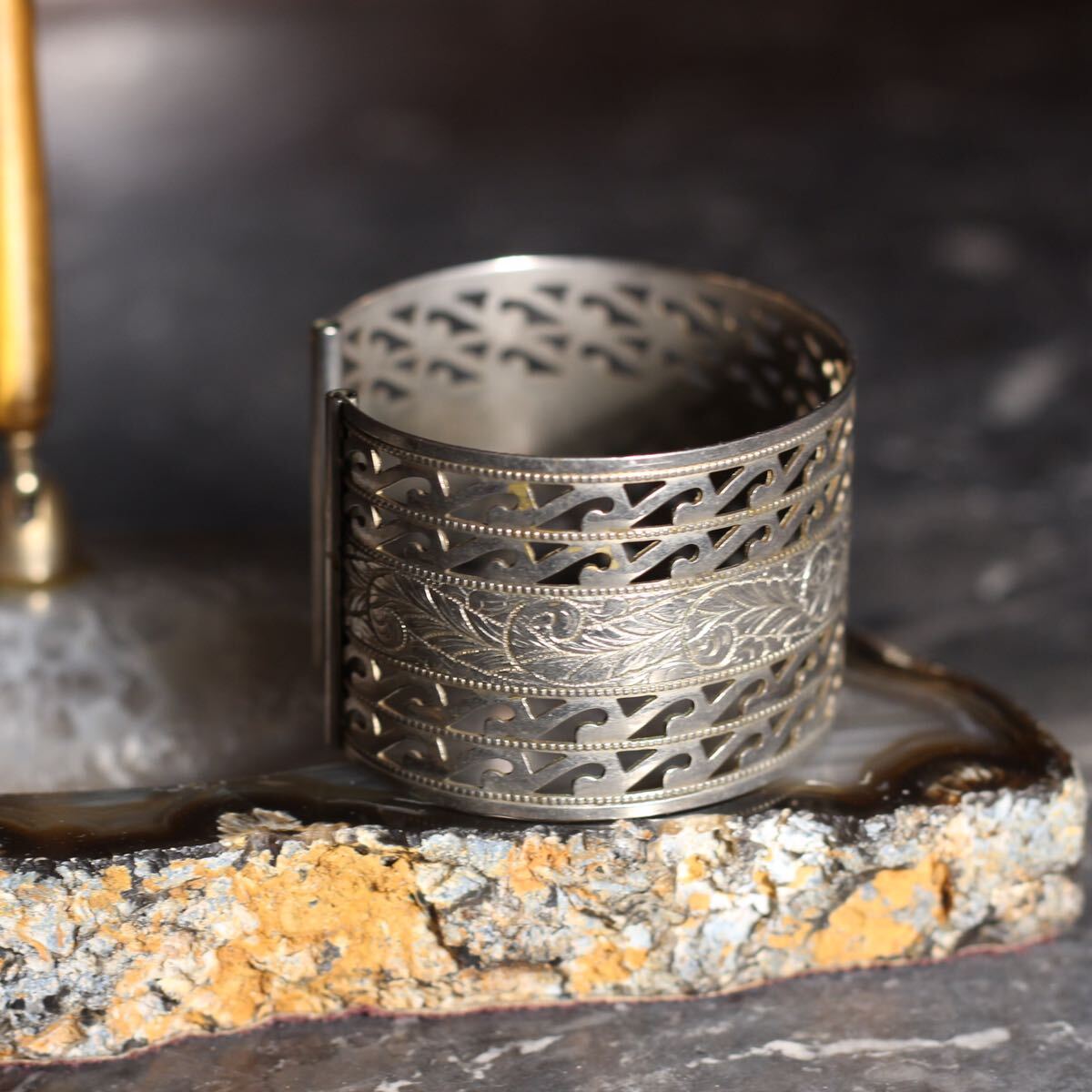 USA VINTAGE FLOWER DESIGN METALWORK DESIGN METAL BANGLE/アメリカ古着お花デザインメタルワークバングル_画像3