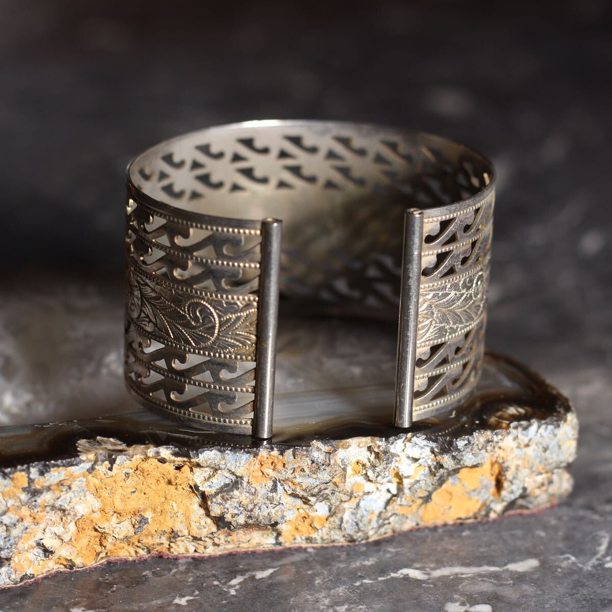 USA VINTAGE FLOWER DESIGN METALWORK DESIGN METAL BANGLE/アメリカ古着お花デザインメタルワークバングル_画像4