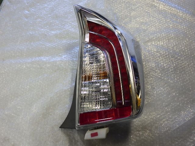★プリウス S ZVW30★右 テールランプ 純正 中古 47-55 テールライト 81550-47170
