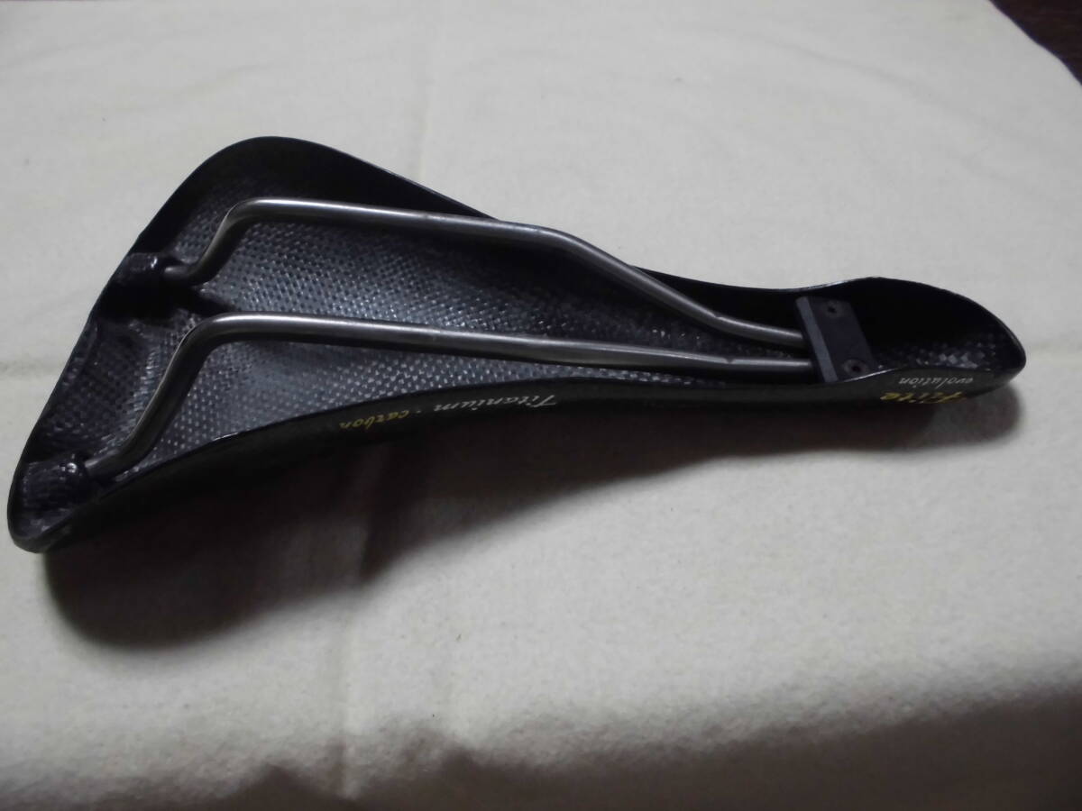 Bibian 比比昂- SELLE ITALIA FLITE EVOLUTION CARBON TITANIUM Bibian 比比昂- SELLE ITALIA FLITE EVOLUTION CARBON TITANIUM