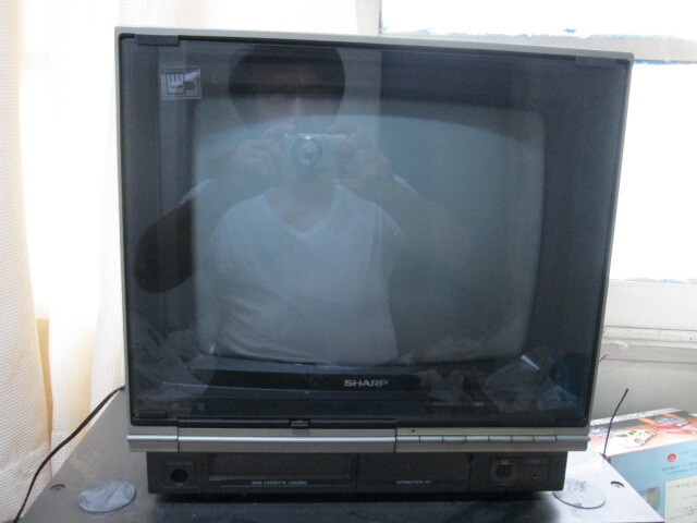 Bibian 比比昂 - SHARP シャープ ファミコンテレビC1 マイ Bibian 比比昂 - SHARP シャープ ファミコンテレビC1 マイ