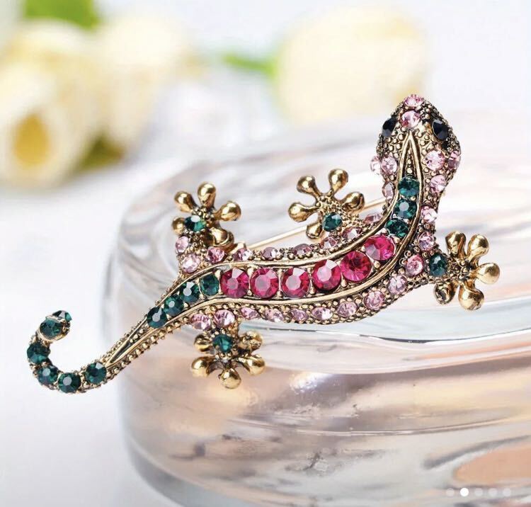 ヤモリのブローチ　ラインストーンアクセサリー　イモリのブローチ　トカゲのブローチ　未使用　超美品